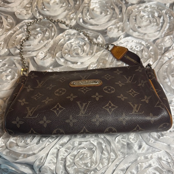 Louis Vuitton Brown Crossbody Bag - Picture 12 of 17